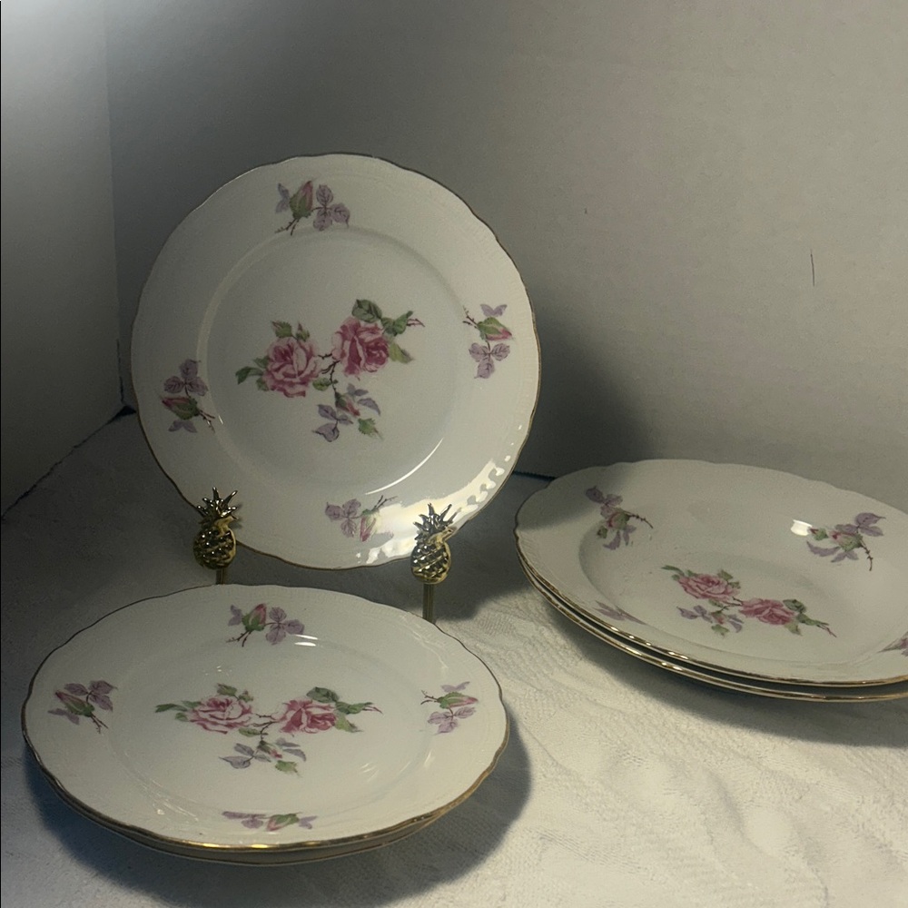 saucer set of  2 6 1/2 inch 2 Bowls 8 1/4 inch Made in Czechosolvaki set of 2